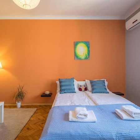 Artistic & Spacious 2Bd Central Apt By Flat Mаnager Sofia Eksteriør billede